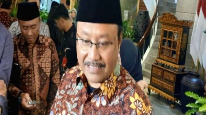 Ministro Social Saifullah Yusuf (Gass Ipul).