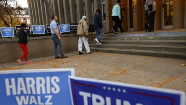 Pessoas fazem fila para votar nas eleições dos Estados Unidos