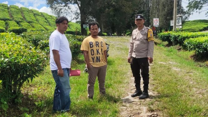 TS pelaku pungli saat diamankan petugas kepolisian.(dok Polres Simalungun)