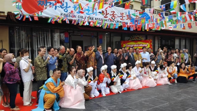 A grande inauguração do escritório e inauguração da Associação de Cultura Coreana Cikarang