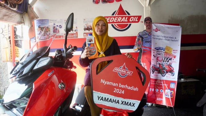 Pemenang undian Federal Oil berhadiah Yamaha XMAX