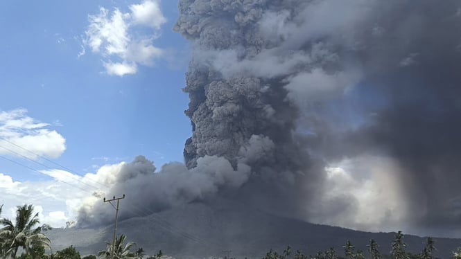 Erupsi Gunung Lewotobi Laki-Laki