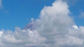 Gunung Semeru Kembali Erupsi, Tinggi Kolom Letusan Capai 700 meter