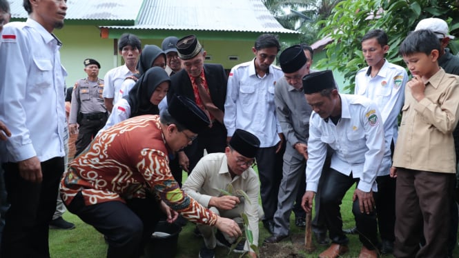 Menteri Desa dan Pembangunan Daerah Tertinggal, Yandri Susanto