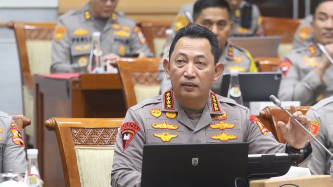 Kapolri Listyo Sigit Prabowo Raker dengan DPR Komisi III