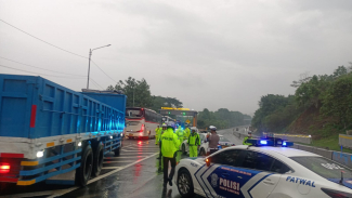 Polisi Olah TKP Kecelakaan Beruntun di Tol Cipularang, Lalu Lintas Arah Jakarta Dialihkan