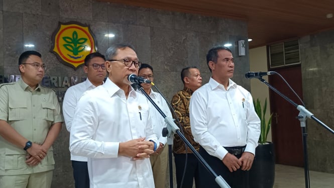 Menteri Koordinator Bidang Pangan, Zulkifli Hasan atau Zulhas dan Menteri Pertanian Andi Amran Sulaiman