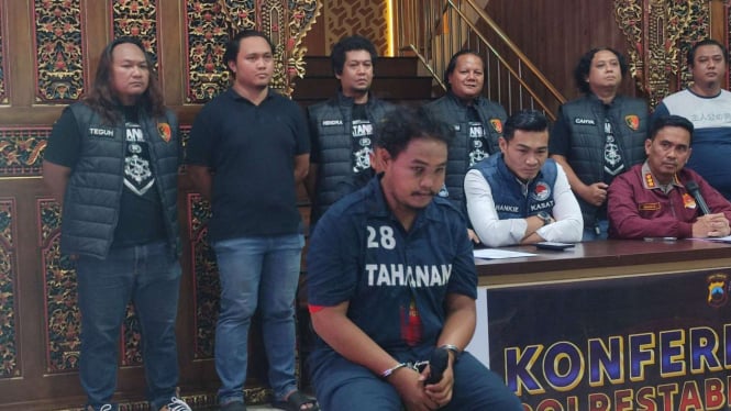 Eko Prasetyo, tersangka pembunuhan wanita open BO diamankan di Polrestabes Semarang