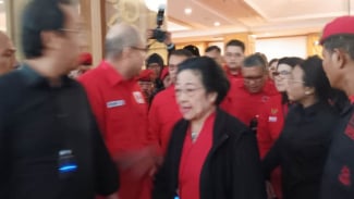 Menangkan Risma-Gus Hans di Pilgub Jatim, Megawati Turun Langsung ke Surabaya