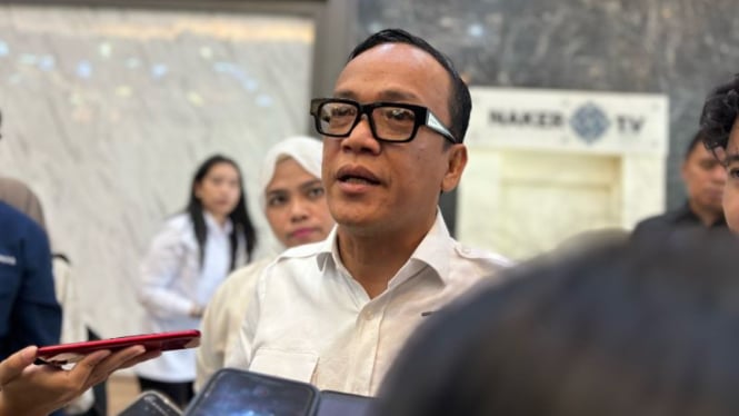 Wamenaker Immanuel Ebenezer Gerungan dalam konferensi pers yang digelar di Jakarta