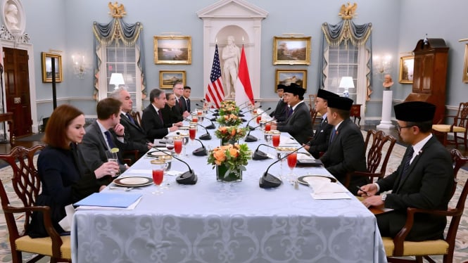 Presiden RI Prabowo Subianto menghadiri undangan makan malam bersama dengan Menteri Luar Negeri Amerika Serikat (AS), Antony Blinken di American Foreign Service Association, Washington DC (sumber: Tim Media Prabowo)