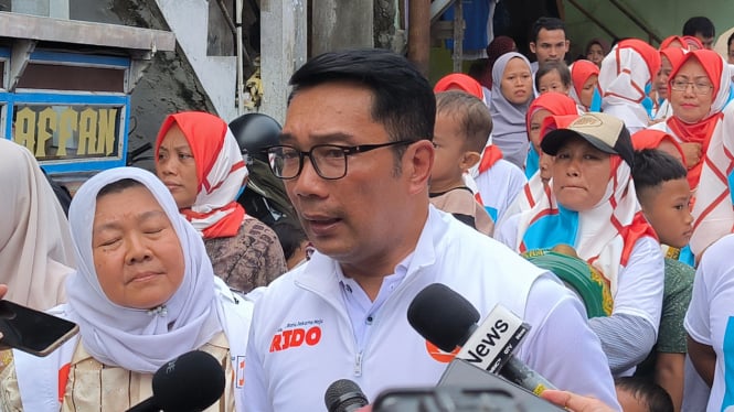 Calon gubernur Jakarta nomor urut 01, Ridwan Kamil di kawasan Cilincing, Jakarta Utara, Rabu, 13 November 2024