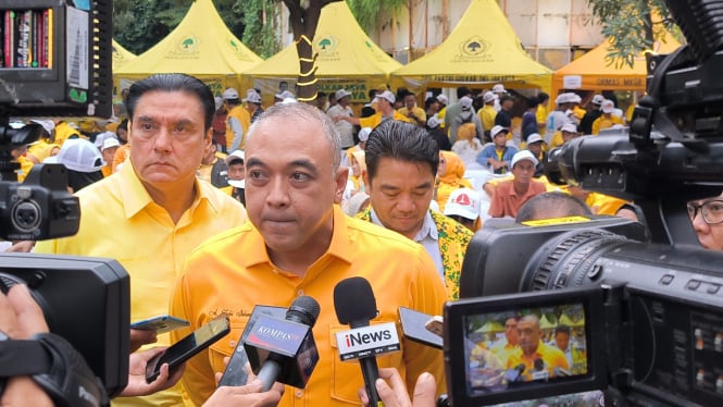 Ketua Dewan Pengarah Timses RK-Suswono, Ahmed Zaki Iskandar di Kantor DPD Partai Golkar, Jakarta Pusat, Rabu, 13 November 2024