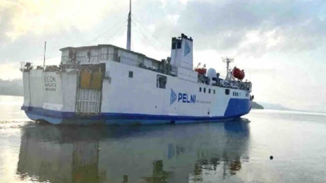 Kapal Pelni.