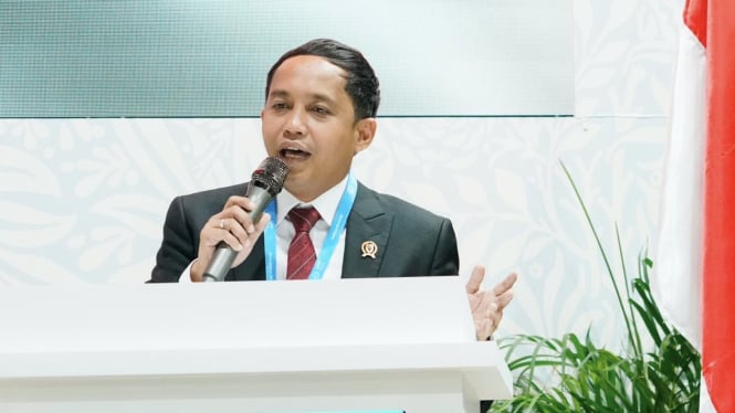 Menteri Kehutanan RI, Raja Antoni