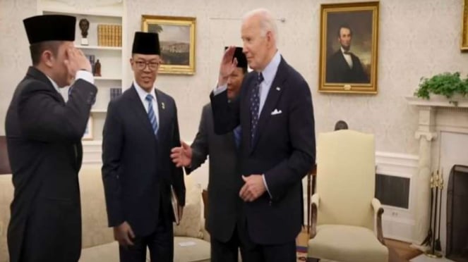 El presidente indonesio, Prabowo, presentó al secretario de gabinete, el mayor Teddy, al presidente estadounidense, Joe Biden.