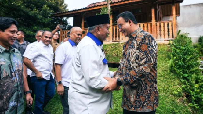 Anies Baswedan saat menerima kedatangan Ahmad Syaikhu-Ilham Habibie.