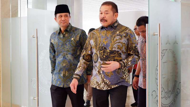 Jaksa Agung ST Burhanuddin dan Menteri Transmigrasi M. Iftitah Sulaiman