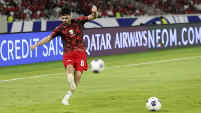 Judul: Sandy Walsh Sedih Gagal Perkuat Timnas Indonesia karena Cedera  

atau  

Judul: Kekecewaan Sandy Walsh Gagal Bela Timnas Indonesia Akibat Cedera