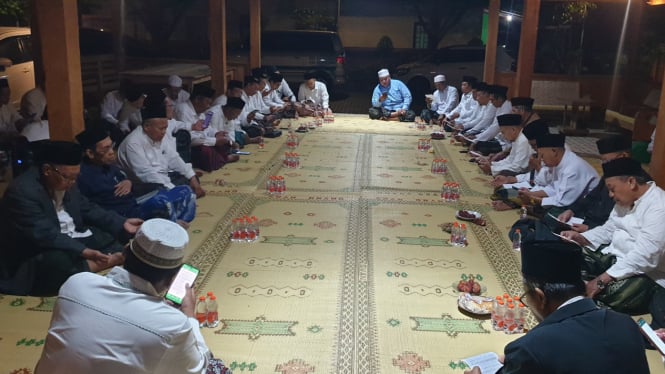 Cabup Bojonegoro Setyo Wahono gelar doa bersama.