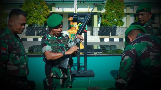 VIVA Militer: Danrem Wira Sakti perlihatkan M-16