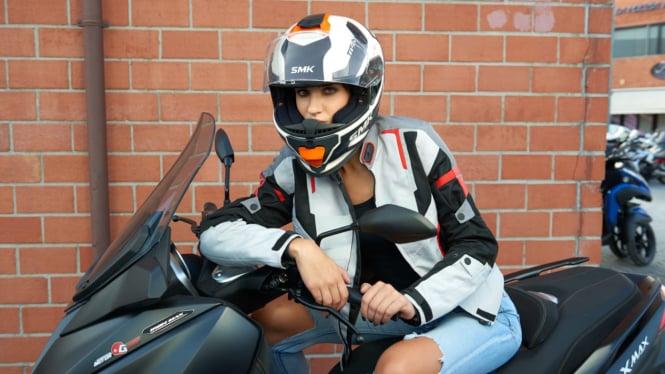Helm SMK makin mencuri perhatian pemotor di Indonesia