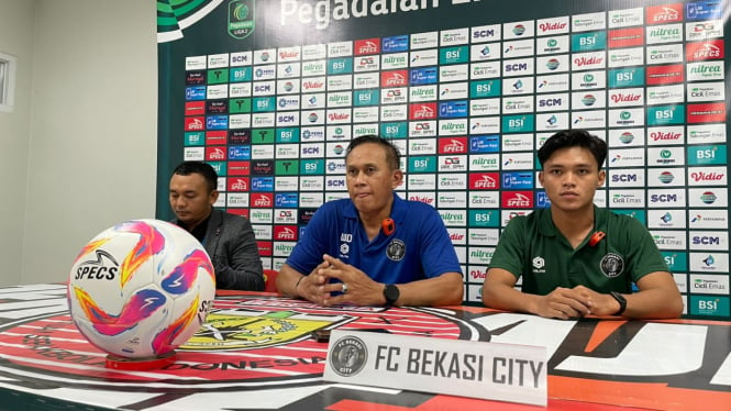 Pelatih FC Bekasi City Widyantoro saat jumpa pers usai melawan Persiraja Banda Aceh. VIVA/Dani Randi