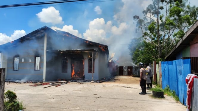 Detik-detik Kantor BKPSDM Mappi Papua Dibakar Massa Gara-gara Tak Terima Hasil CPNS