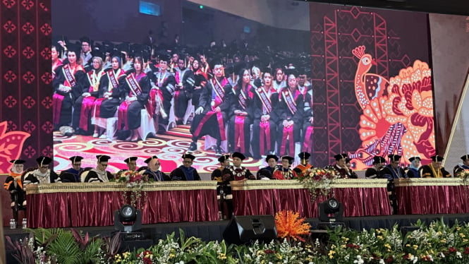 Wisuda ke-XIV Universitas Bakrie