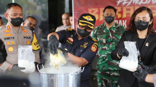 Bea Cukai Tanjung Balai Karimun musnahkan sabu dan ekstasi