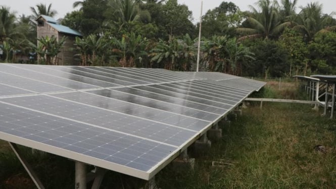 Pembangkit Listrik Tenaga Surya (PLTS) 87 kWp di Desa Menamang Kanan