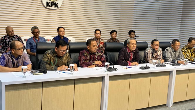 Wakil ketua KPK Alexander Marwata bersama Deputi di KPK