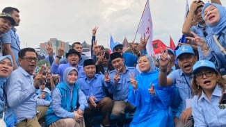 Tak Gentar Diguyur Hujan, Ribuan Orang Semangat Hadiri Kampanye Akbar Supian-Chandra Usung Perubahan