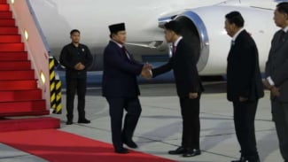 Disambut Gibran, Prabowo Tiba di Indonesia Setelah Lawatan ke Sejumlah Negara