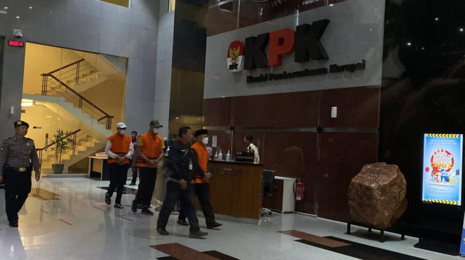 KPK menahan Gubernur Bengkulu Rohidin Mersyah