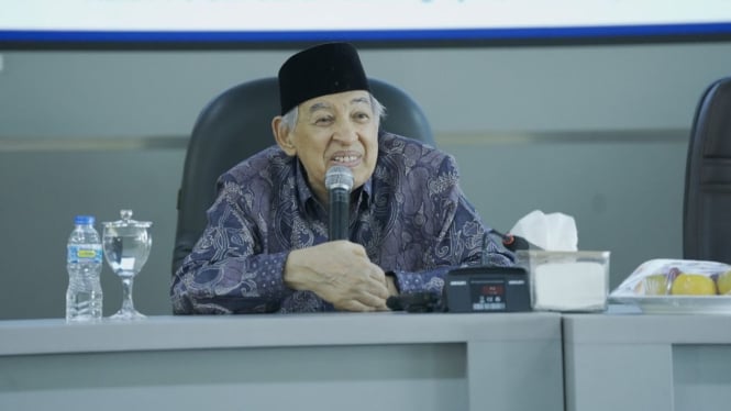 Quraish Shihab di seminar: Mengungkap Paradigma Bahasa dalalm Kosakata Al Quran.