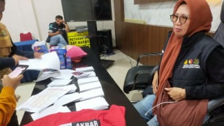 Tertangkap Mobil Bawa Dua Dus Amplop Berisi Uang dan Kaos Cabup Luwu Timur