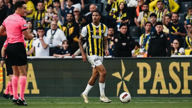 Beck Fenerbahce, Jayden Oosterwolde