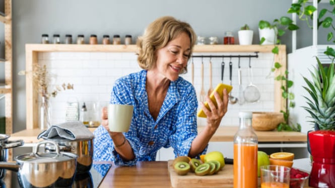 Membuat Minuman Kolagen Alami Agar Kulit Kencang