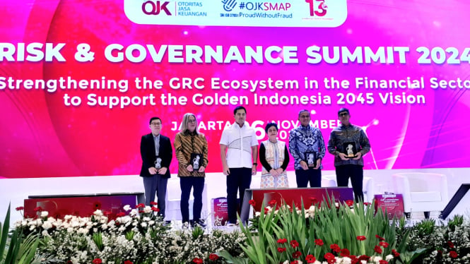 [dok. Ketua Dewan Audit merangkap Anggota Dewan Komisioner OJK, Sophia Wattimena, bersama para pembicara di acara 'Risk and Governance Summit 2024', di kawasan Pondok Indah, Jakarta Selatan, Selasa, 26 November 2024]