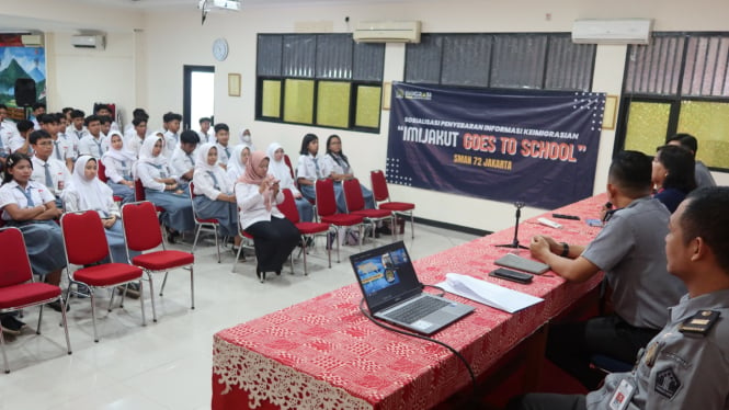 Kantor Imigrasi Jakarta Utara mengunjungi SMA Negeri 72 Jakarta