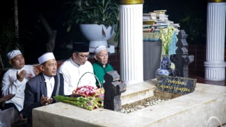  Ziarah Makam hingga Temui Bahlil Lahadalia