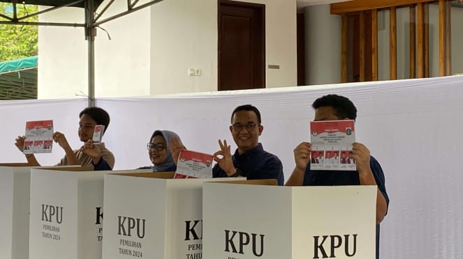 Anies Baswedan y su familia votaron a favor de las elecciones para gobernador de Yakarta