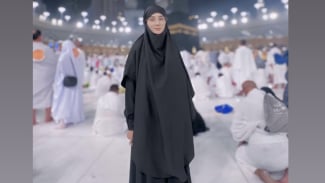 Umrah di Hari Pilkada, Mulan Jameela Golput?