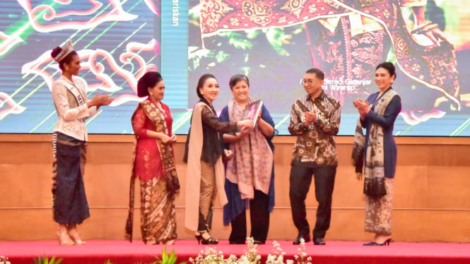  Buku Kebaya, Keanggunan yang Diwariskan resmi diluncurkan di Jakarta