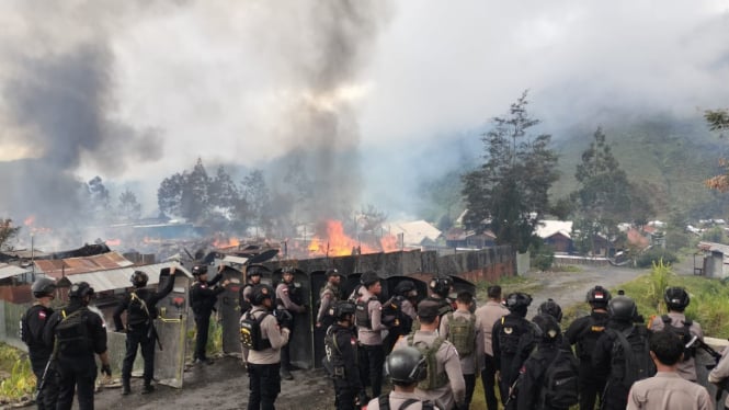 rumah yang dibakar warga di Puncak Jaya Papua Tengah