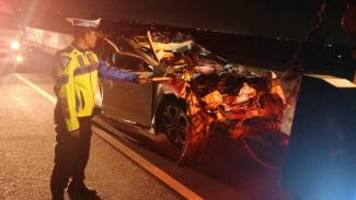 Ibu dan Anak Tewas dalam Kecelakaan Maut di Tol KLBM Gresik, Ini Penampakan Mobil Ringseknya