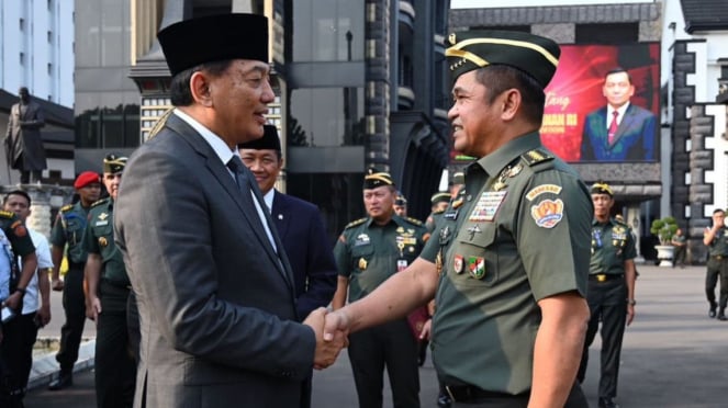 VIVA Military: Ministro de Defensa, Sjafrie Sjamsoeddin y Jefe del Estado Mayor del Ejército, General Maruli del TNI