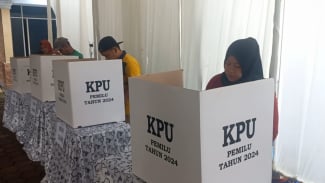 Pakar Hukum Curiga Ketua KPPS Coblos 18 Surat Suara Pramono-Rano Ada yang Suruh