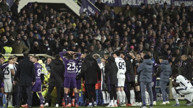 Pemain Fiorentina, Edoardo Bove mendadak kolaps di lapangan